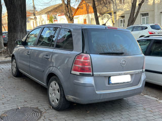 Opel Zafira foto 2