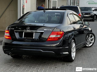 Mercedes C-Class foto 3