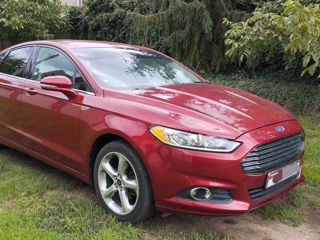 Ford Fusion foto 2