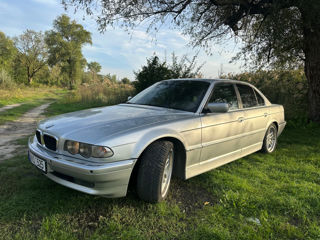 BMW 7 Series foto 1