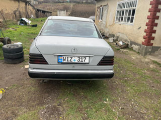 Mercedes E-Class foto 2