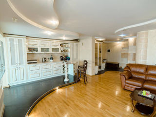 2-х комнатная квартира, 95 м², Центр, Кишинёв