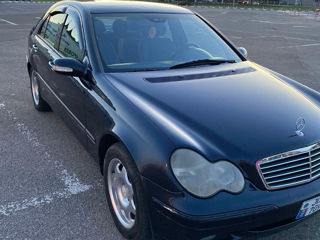 Mercedes C-Class foto 6