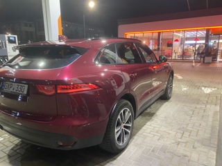 Jaguar F-PACE foto 2