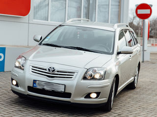 Toyota Avensis foto 6