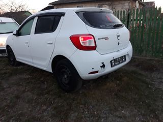 Dacia Sandero foto 2