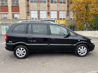 Opel Zafira foto 4