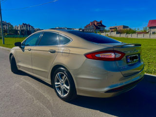 Ford Fusion foto 4