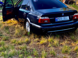 BMW 5 Series foto 8