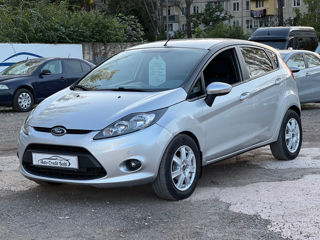 Ford Fiesta foto 3