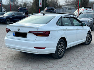 Volkswagen Jetta foto 4