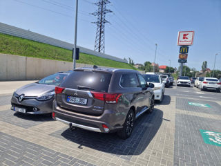 Mitsubishi Outlander foto 3