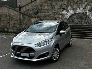 Ford Fiesta foto 1