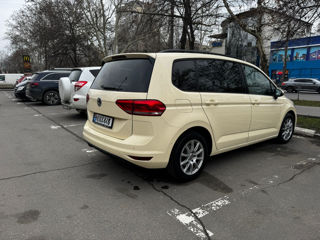 Volkswagen Touran foto 5