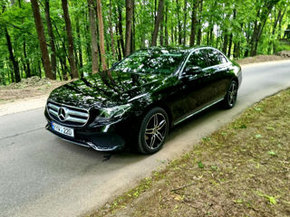 Mercedes E-Class foto 1