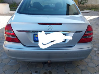 Mercedes E-Class foto 2