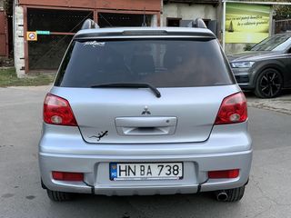 Mitsubishi Outlander foto 2