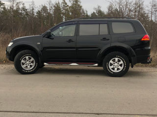 Mitsubishi Pajero Sport foto 2