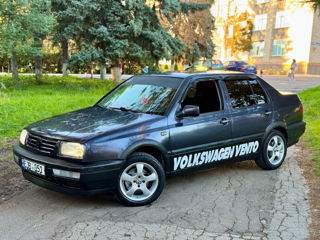 Volkswagen Vento foto 3