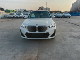 BMW iX1 foto 2