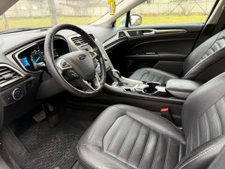 Ford Fusion foto 9