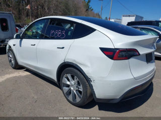 Tesla Model Y foto 4