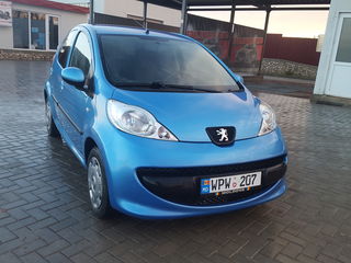 Peugeot 107 foto 2