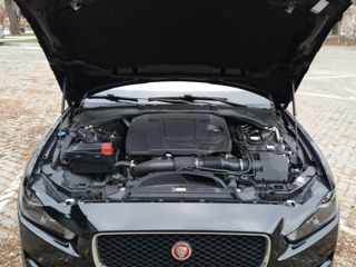 Jaguar XE foto 6