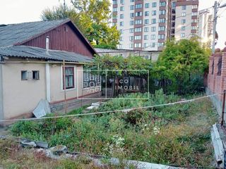 Vânzare, casă veche, teren 5,3 ari, în sect. Botanica, str-la Livov, 128700 euro foto 1