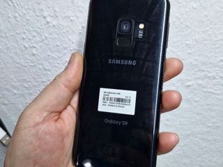 Samsung s9 vizual idial. Doar ecran defect.