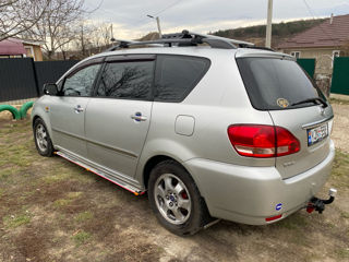 Toyota Avensis Verso