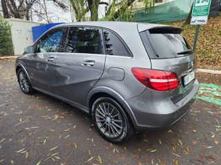 Mercedes B-Class foto 2