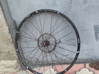 Колесо переднее Bontrager 26" ось 15х100 foto 8