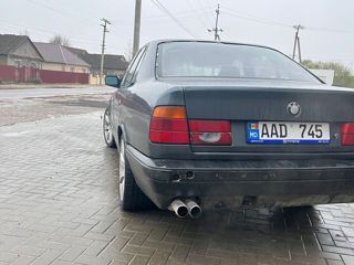 BMW 5 Series foto 3