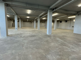 Spatiu comercial de 1100 mp cu teren privat ! foto 5