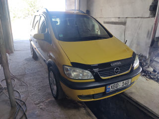 Opel Zafira foto 1