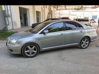 Toyota Avensis foto 6