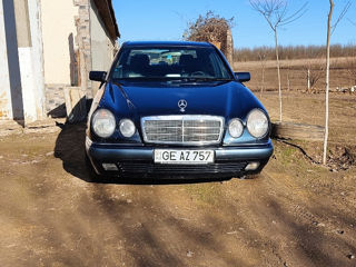 Mercedes E-Class foto 3