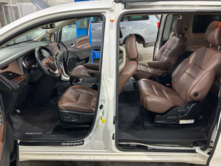 Toyota Sienna foto 10