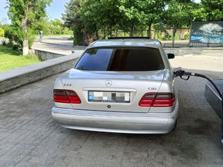 Mercedes E-Class foto 2