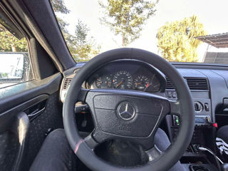 Mercedes C-Class foto 6