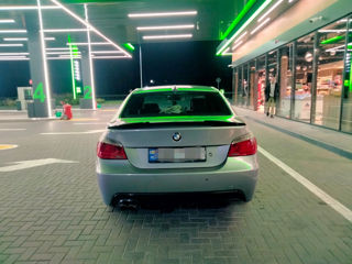 BMW 5 Series foto 4