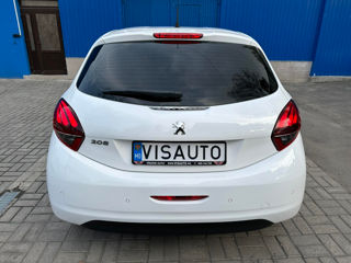 Peugeot 208 foto 5