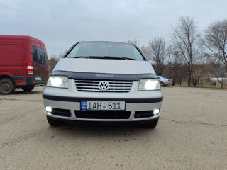 Volkswagen Sharan foto 2