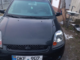 Ford Fiesta foto 3