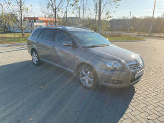 Toyota Avensis foto 4