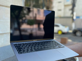 Продам MacBook Air 13