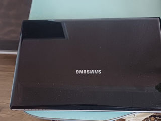 Laptop-- Samsung R518 foto 2
