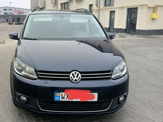 Volkswagen Touran foto 2