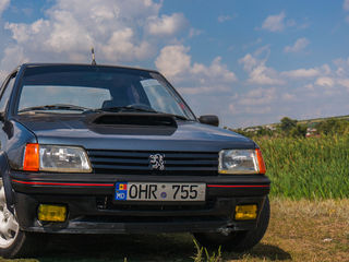 Peugeot 205 foto 3